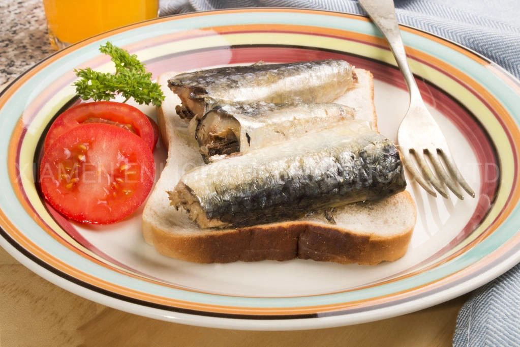 Canned Sardines in High-Quality Low-Cost Sardine Oil